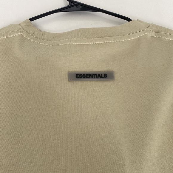 Essentials Oversized Tshirt Size M - Picture 5 of 6